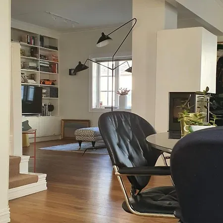 Art Filled Townhouse In The Center Of * Stavanger