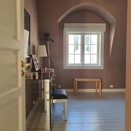 Vila Art Filled Townhouse In The Center Of *